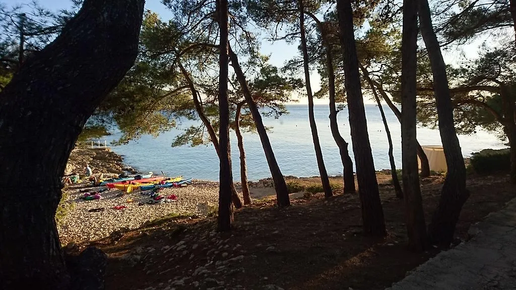 **** Luxusní stan Losinj Glamping - Camp Cikat - Wild Mali Lošinj Chorvatsko